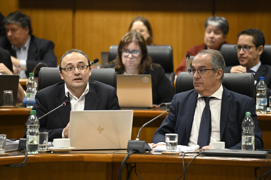 Ministro Mahía presentó prioridades presupuestales en el Parlamento 