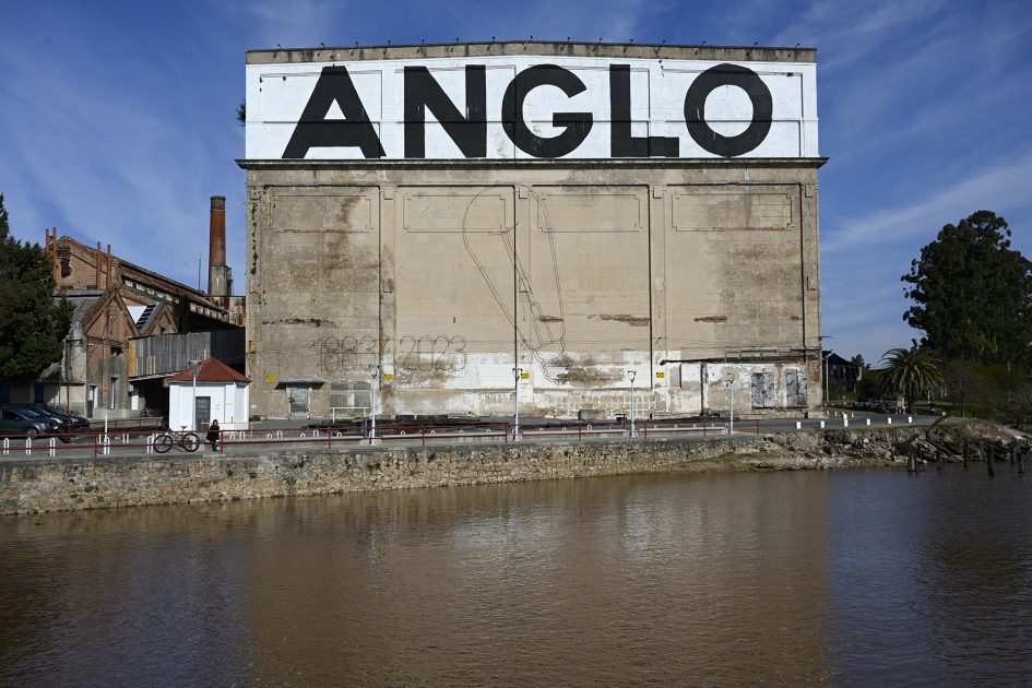 Fachada del Ex Frigorífico Anglo.