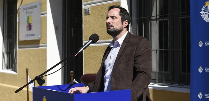 Director de Educación, Gonzalo Baroni dando su discurso