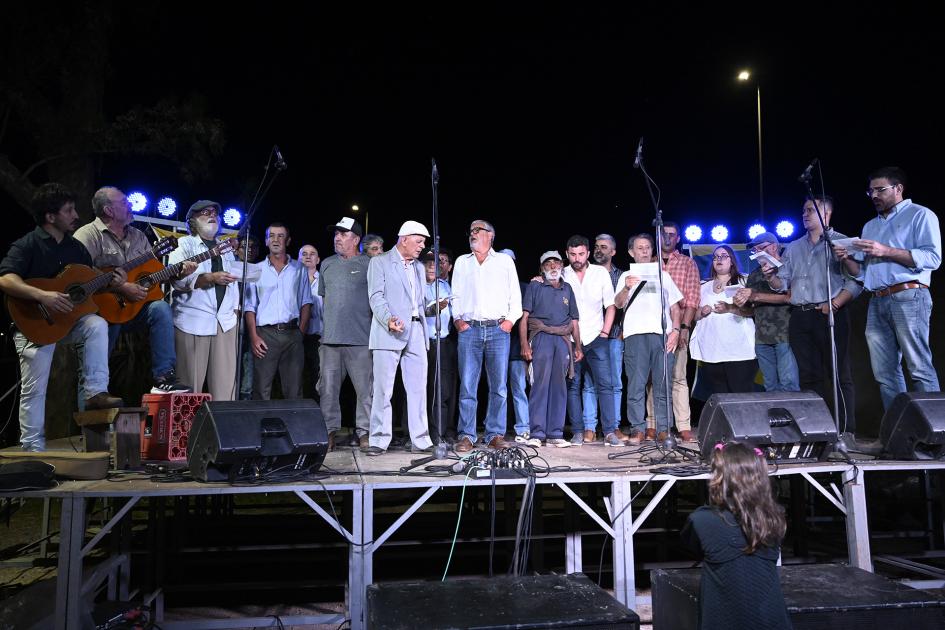 Presentación de artistas de la zona durante el renombramiento del puente «Eustaquio Sosa Aquino».