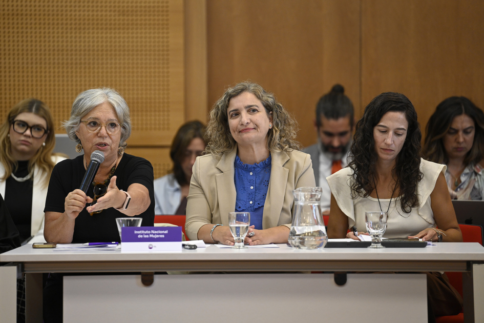 Personas en reunión