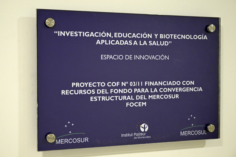 Placa instalada dentro del Institut Pasteur