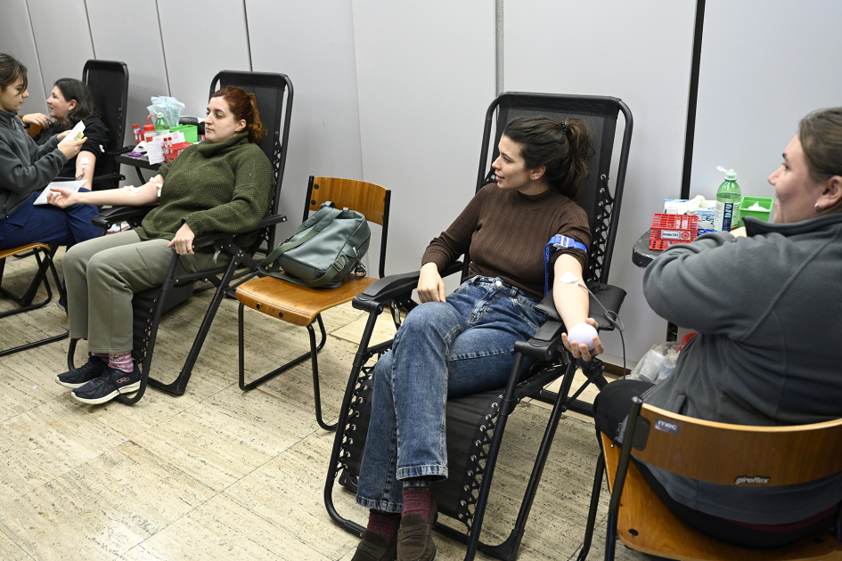 Funcionarias patricipando en la nueva jornada de donación de sangre