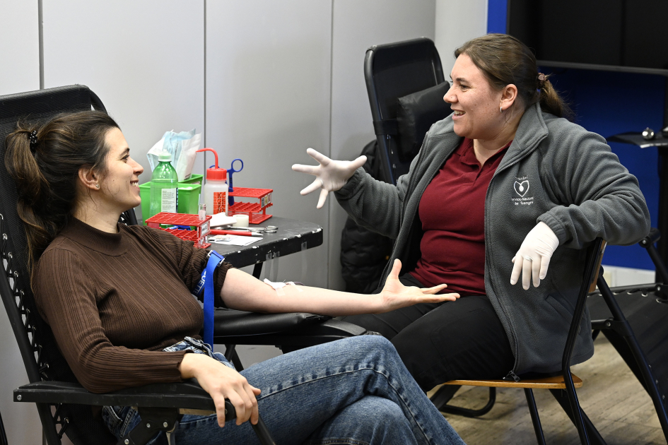Funcionaria patricipando en la nueva jornada de donación de sangre