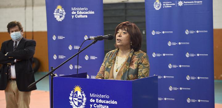 Directora general de Educación Inicial y Primaria, Graciela Fabeyro Directora general de Educación Inicial y Primaria, Graciela Fabeyro dando su discurso