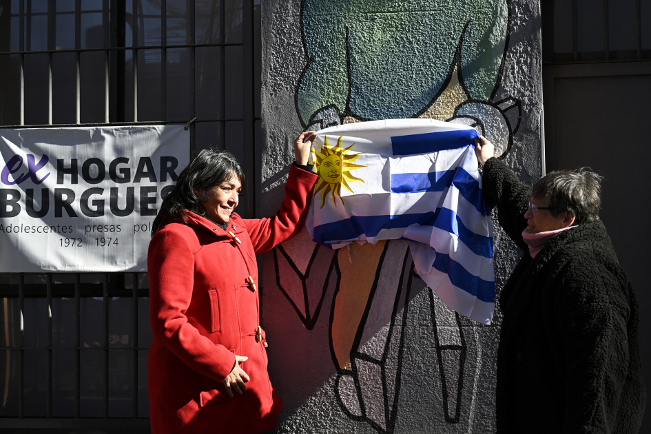 Instalación de placa de Sitio de Memoria