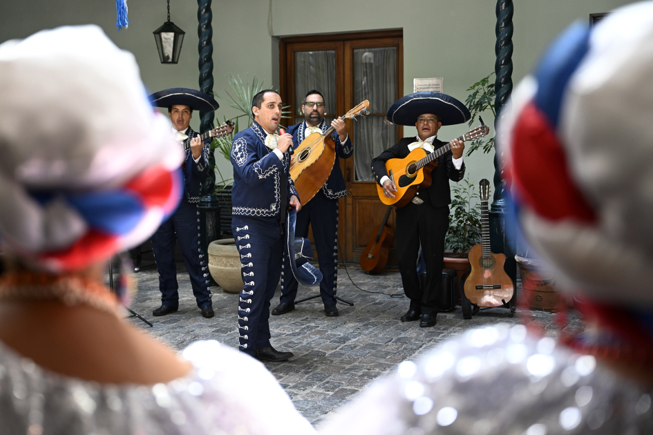 Mariachi cantando