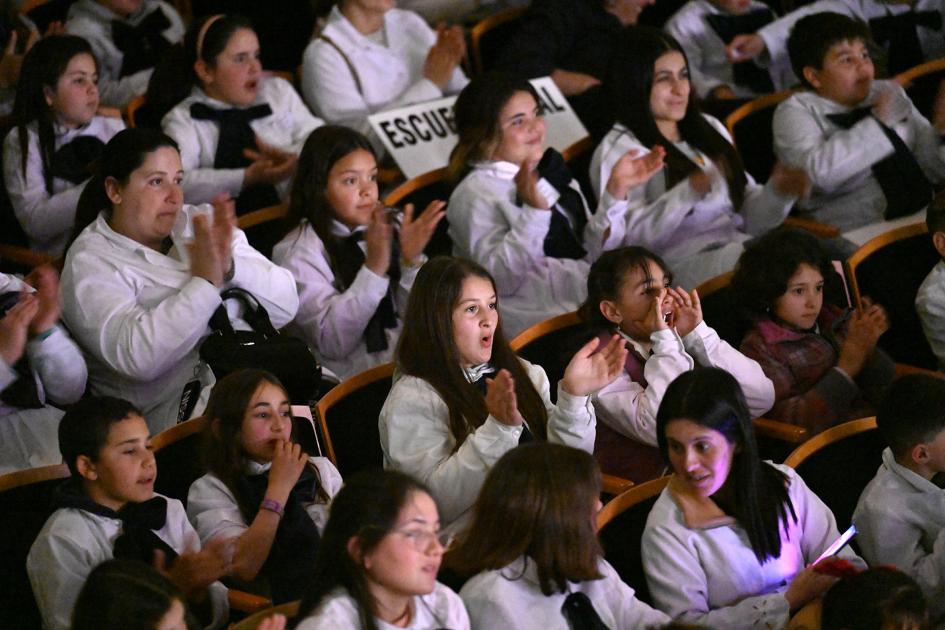 Estudiantes de las escuelas rurales en el público del Auditorio.