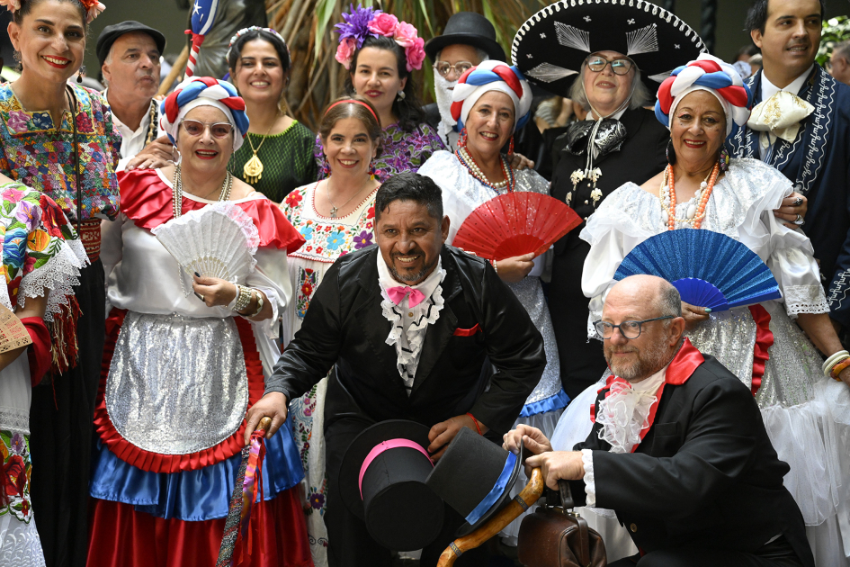 Foto grupal de comparsa