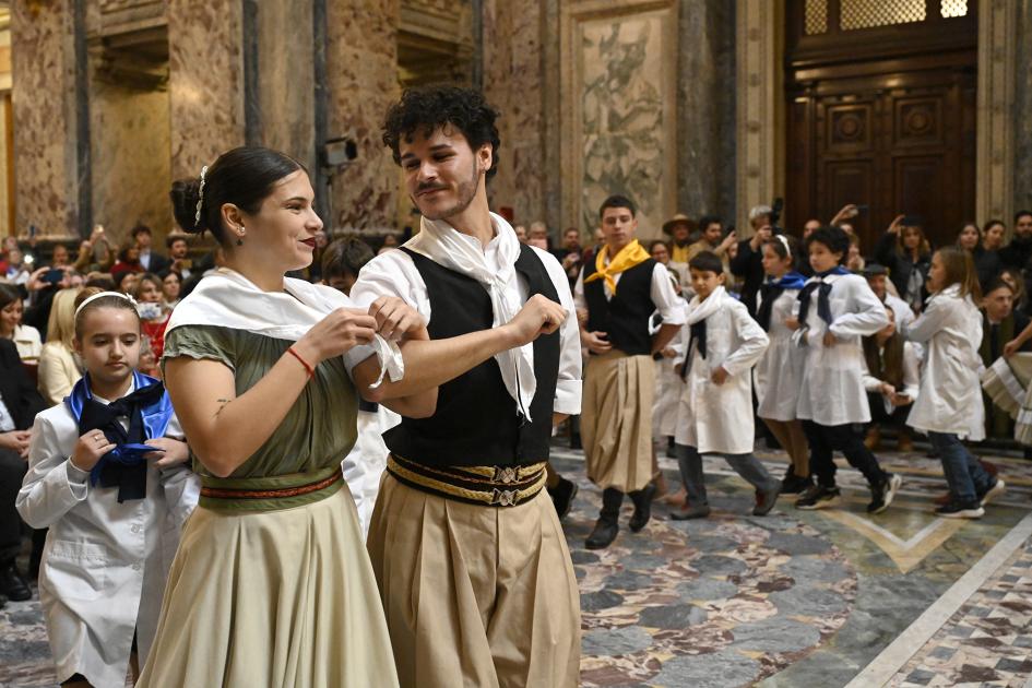 Palacio Legislativo durante la declaración del pericón como Patrimonio Cultural Inmaterial 