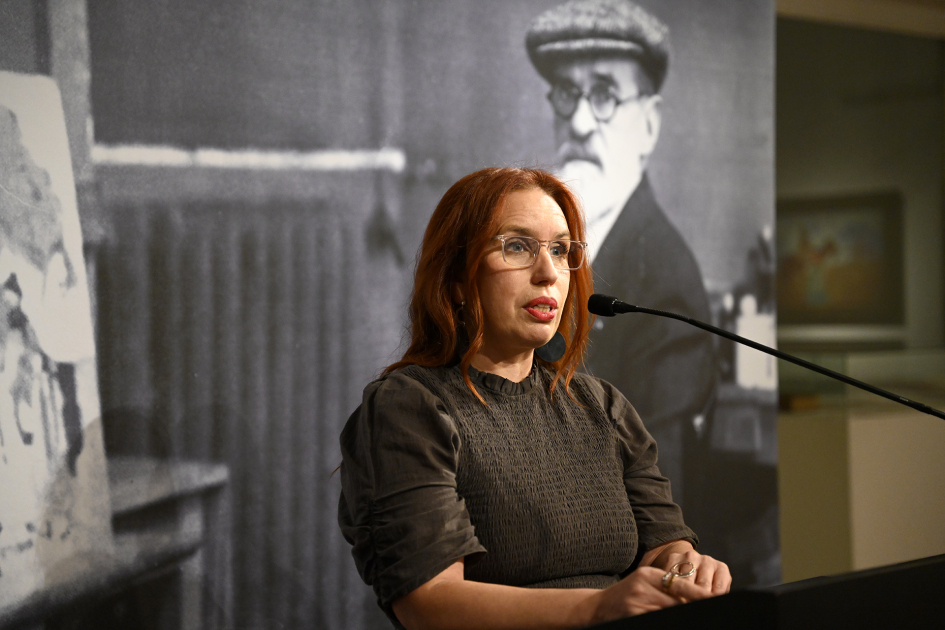 Directora Nacional habla con el público