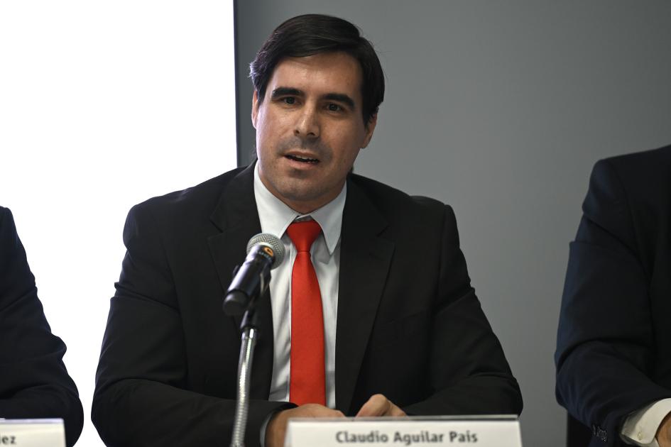 Primer plano del vicepresidente del Sodre, Claudio Aguilar.