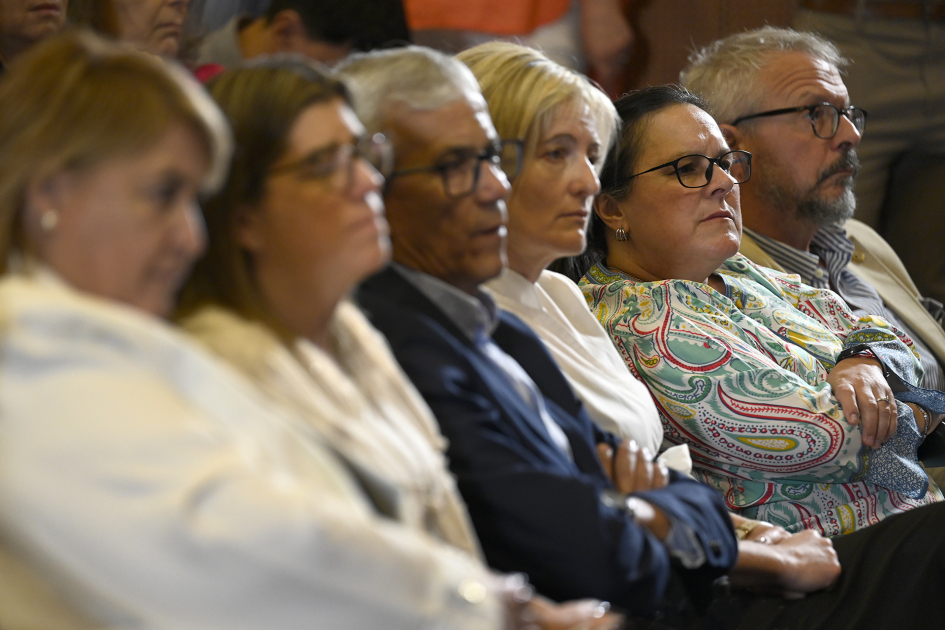 Autoridades como espectadoras.