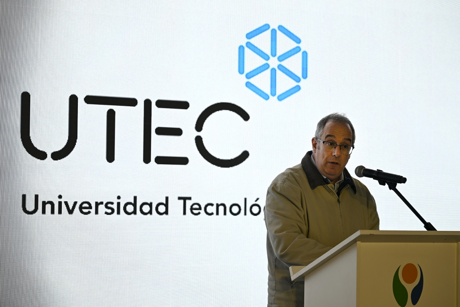 Ministro de Educación y Cultura, José Carlos Mahía, presente en la inauguración de la UTEC