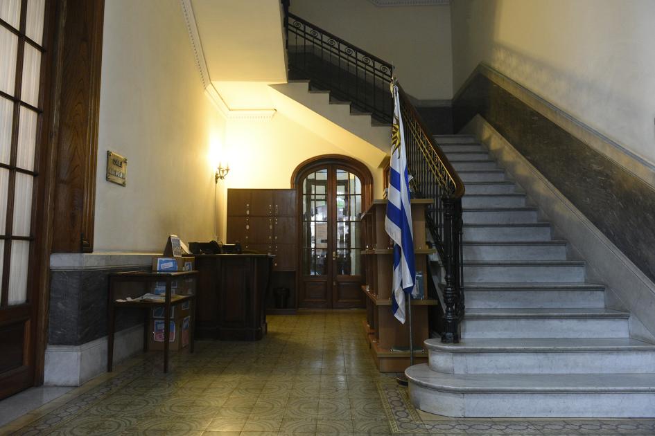 Entrada al edificio sede del AGN.