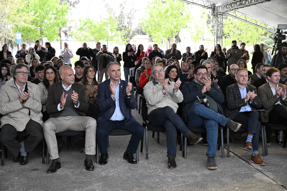 Presidente de la república, Yamandú Orsi, en la inauguración del nuevo espacio universitario