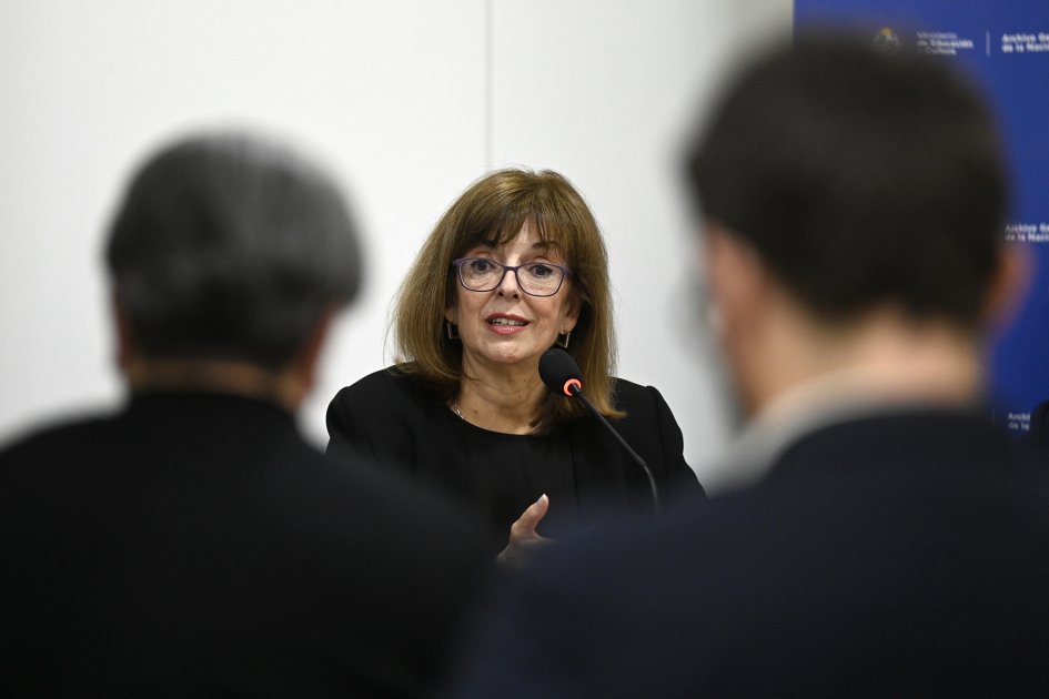 Persona hablando al público