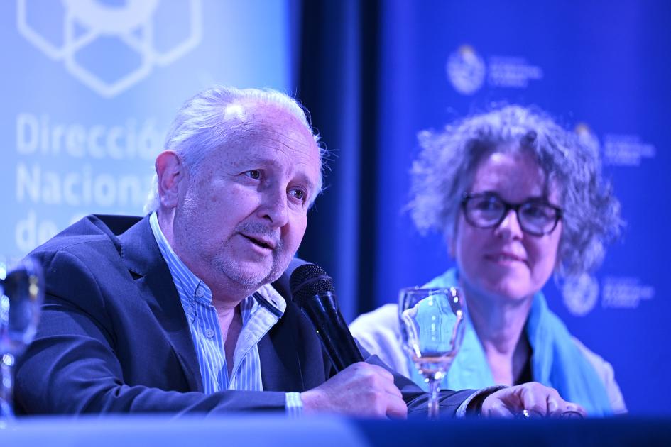 Ministro Da Silveira y directora Wainstein.