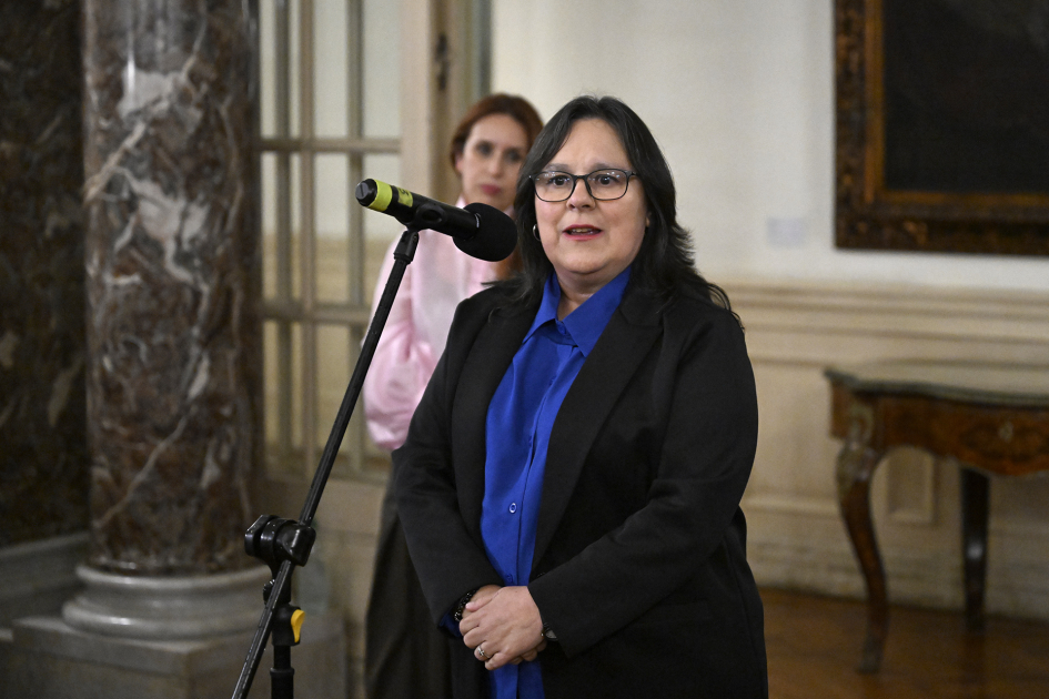 Subsecretaria, Gabriela Verde, en la entrega de medalla Delmira Agustini 