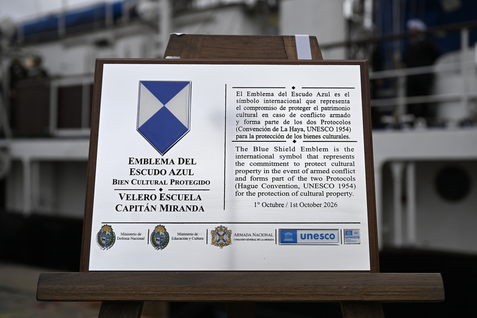 Placa identificatoria del Escudo Azul