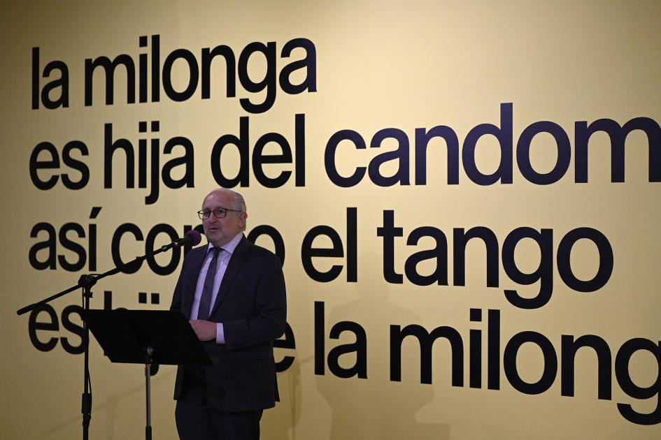 Ministro Da Silveira dando su discurso en la inauguración de la exposición Anip-Sodre.