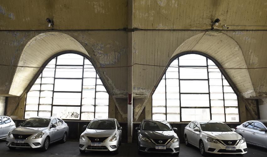 Vista más detallada del Garage por dentro Vista más detallada del Garage por dentro