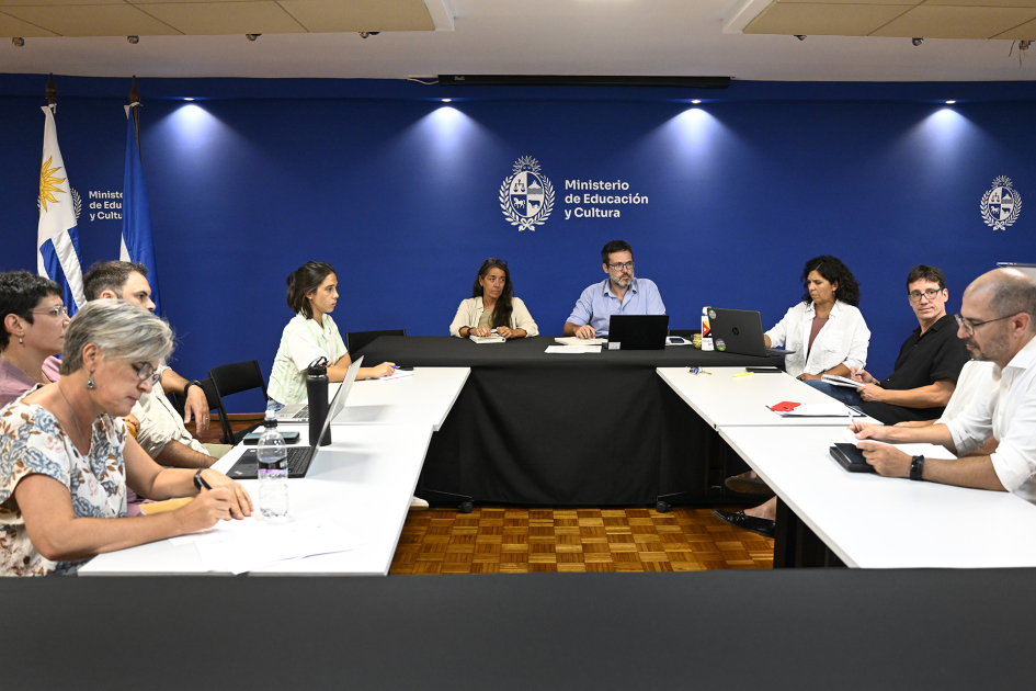 Personas en reunión