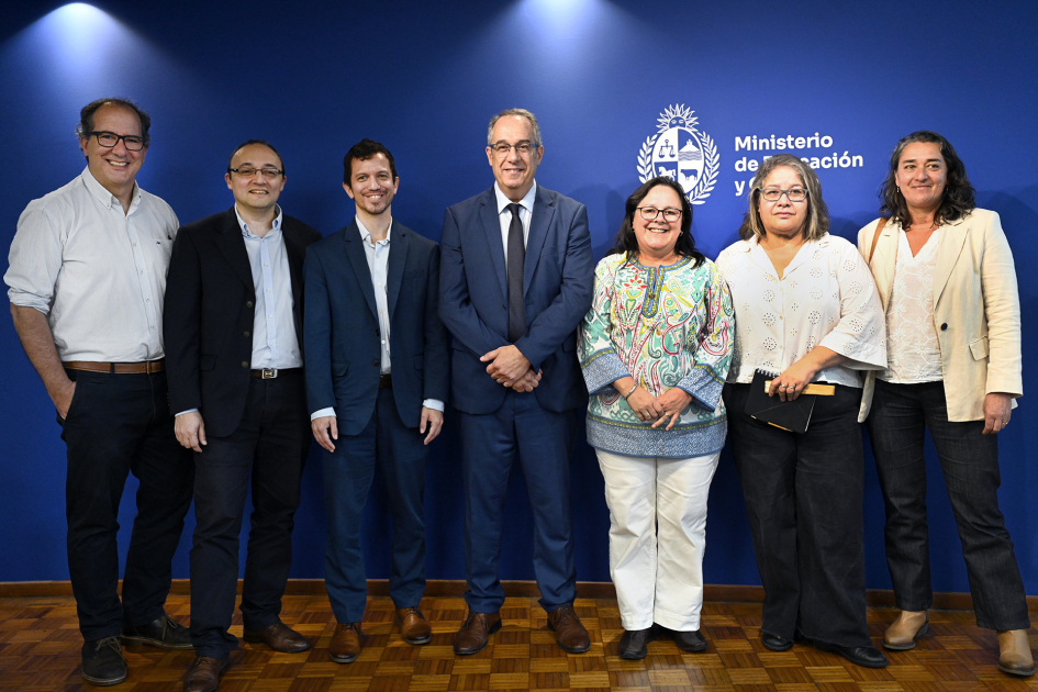 MEC y ANII firmaron convenio para fortalecer la investigación científica nacional