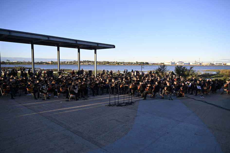 En una celebración inédita, 200 Guitarras Uruguayas interpretaron clásicos de la música popular