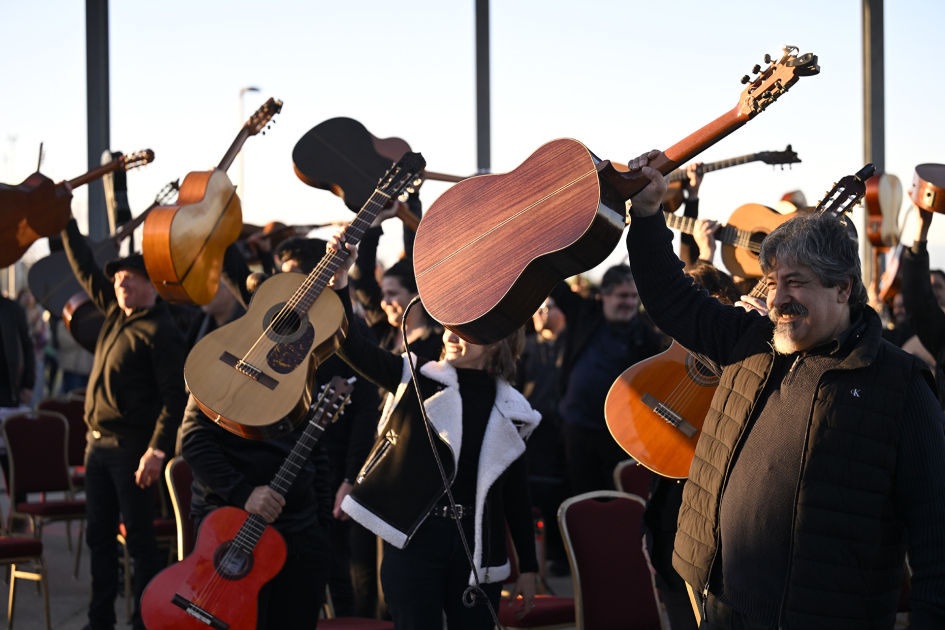 En una celebración inédita, 200 Guitarras Uruguayas interpretaron clásicos de la música popular