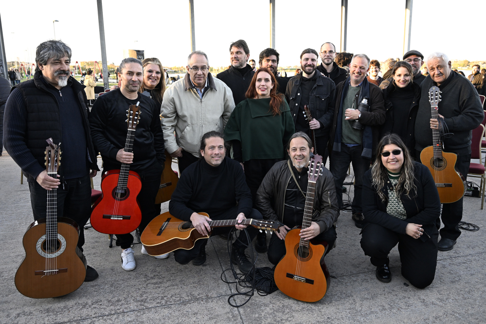 Autoridades del MEC atienden al evento « 200 Guitarras Uruguayas»