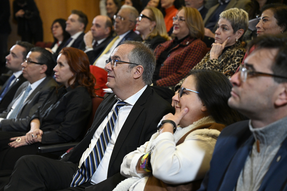 Autoridades del MEC durante ceremonia de apertura