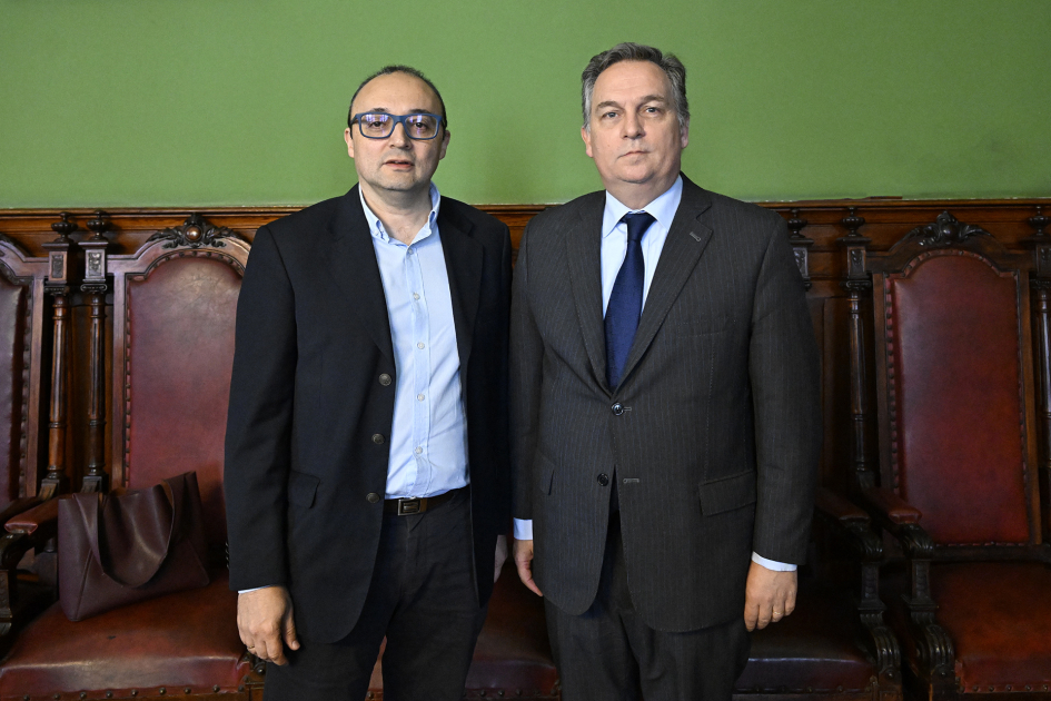 Director General, Carlos Varela Ubal y decano de la Facultad de Derecho, Gonzalo Lorenzo.