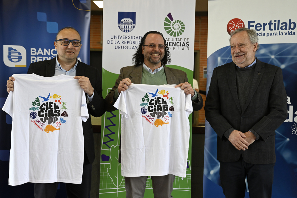Director General, Carlos Varela, con el rector de UDELAR, Hector Cancela y Juan Cristina