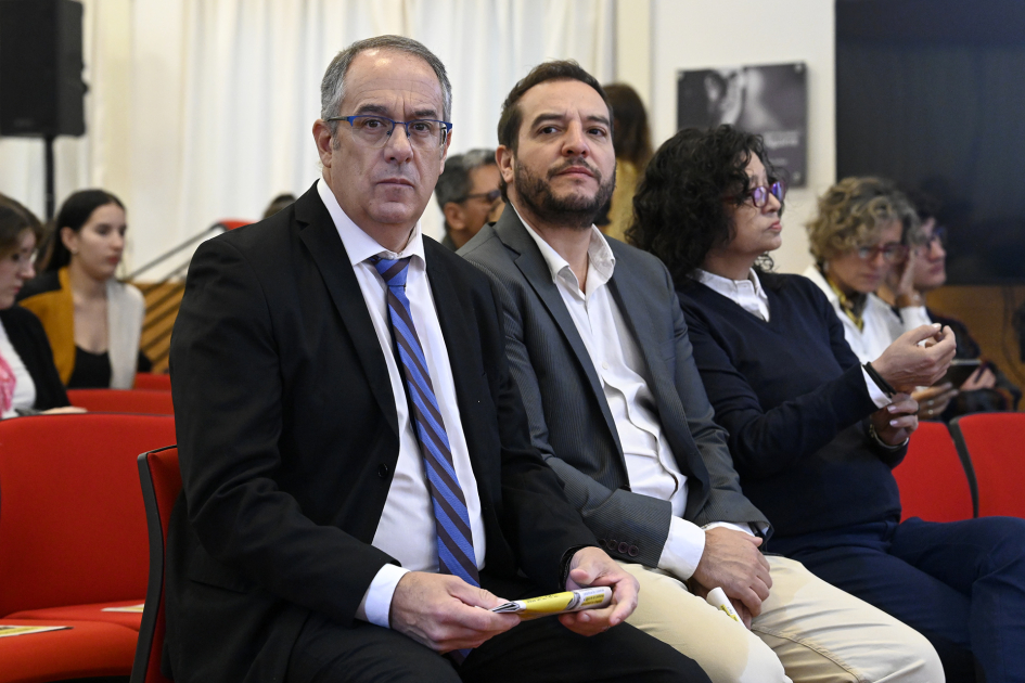 Ministro Mahía en público durante la presentación