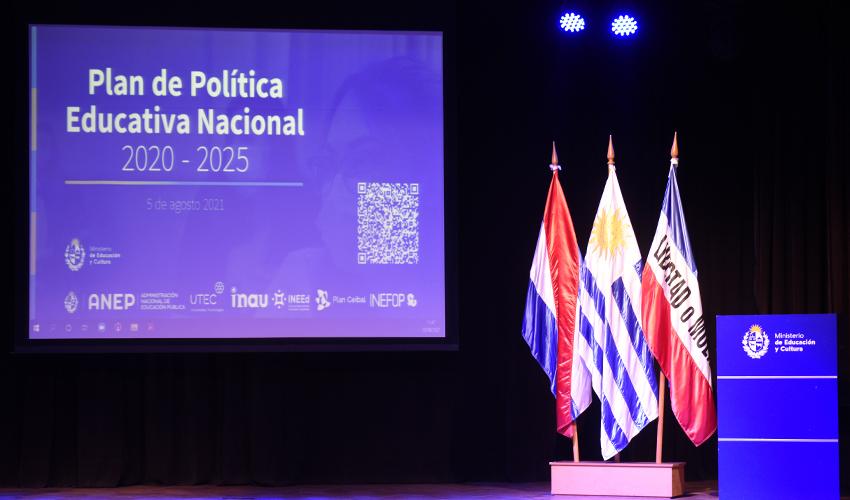 La presentación del Plan Nacional de Educación se realizó en la Sala Vaz Ferreira de la Biblioteca N Escenario de la Sala Vaz Ferreira