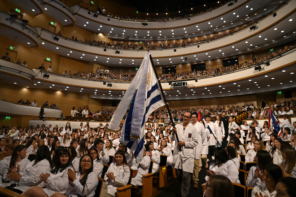 Nuevos maestros y maestras recibieron su título en el acto de colación de los Institutos Normales de