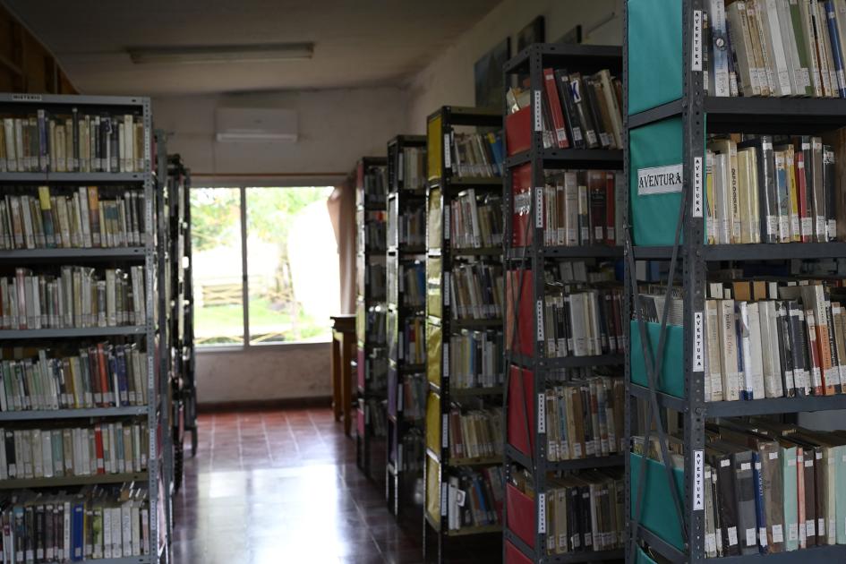 Interior: biblioteca del CCN Vergara.