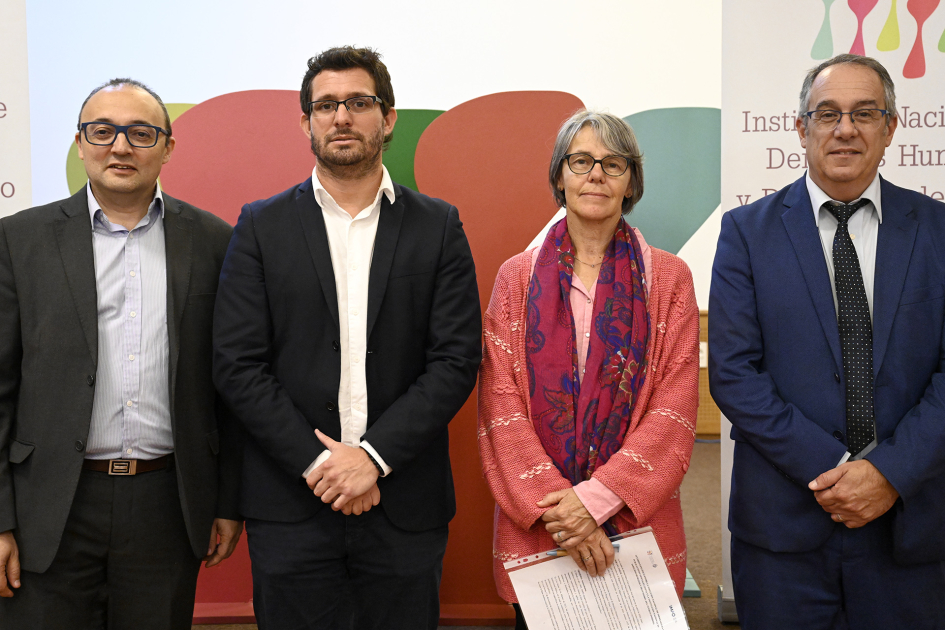 Firma de convenio entre el IMPO y la Institución Nacional de Derechos Humanos y Defensoría del Puebl