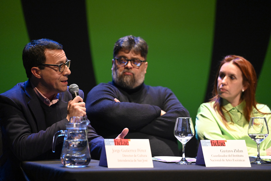 Autoridades en la 10ª edición del Festival Internacional de Artes Escénicas