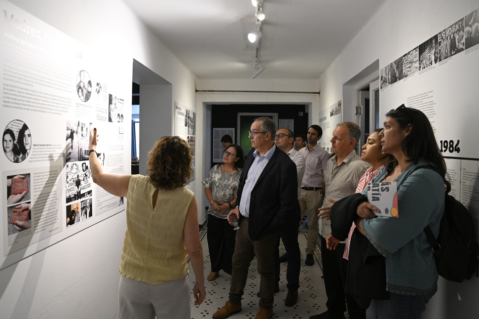 Recorrida por la sede de la INDDHH, antigua sede del Servicio de Información de Defensa (SID)
