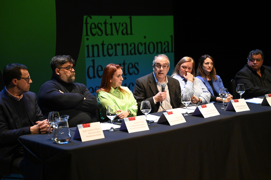 Autoridades en la 10ª edición del Festival Internacional de Artes Escénicas (Fidae)