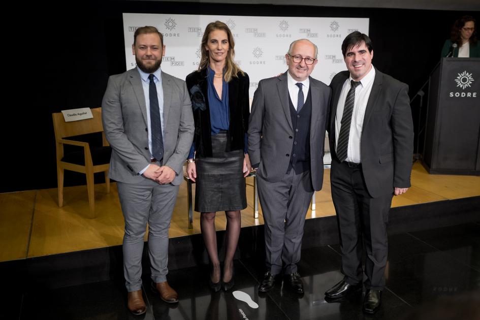 Nuevo Consejo Directivo Personas paradas