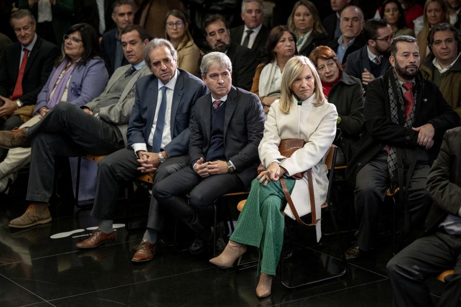Estuvo presente la vicepresidenta de la República, Beatriz Argimón, entre otras autoridades Público sentado