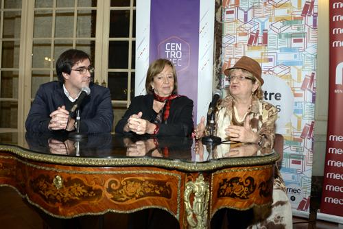 Centros MEC recibió donación de 13 000 libros de la editorial Random House. autoridades presentes