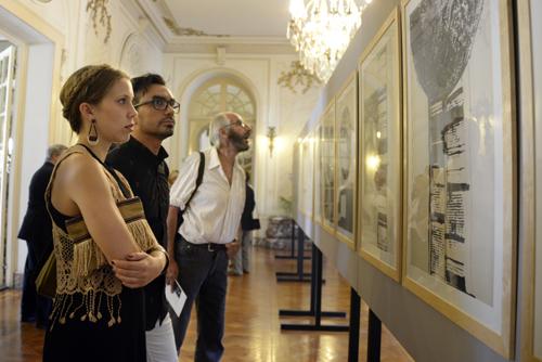 Presentes observando las obras Presentes observando las obras