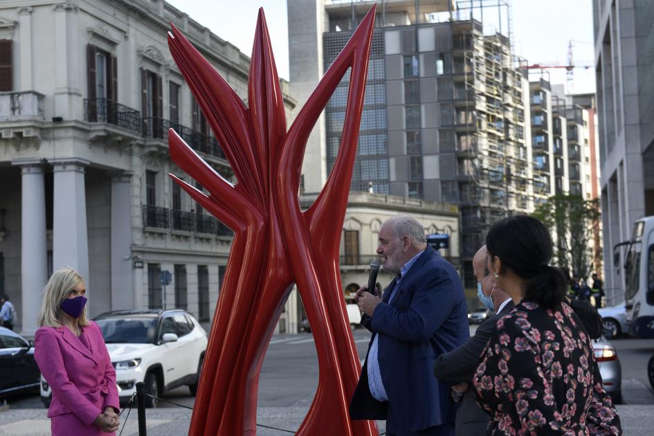 Descubrimiento de escultura