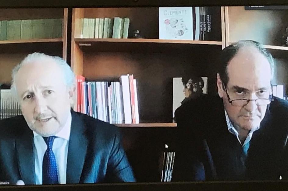 Sesión de CONICYT con presencia del ministro de Educación y Cultura Pablo da Silveira y el asesor Alberto Majó. Autoridades en sesión de CONICYT