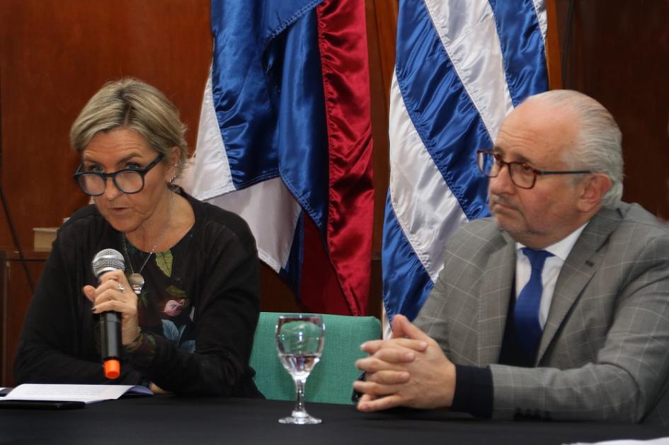 Cecilia Scorza, Presidenta del IIBCE y Pablo da Silveira, Ministro de Educación y Cultura