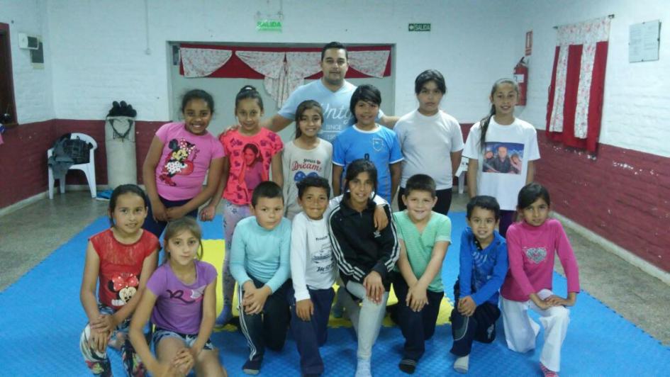 Artes Marciales: Concentración y Convivencia. Artes Marciales: Concentración y Convivencia.